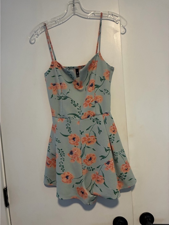 Derek Heart Dresses & Skirts - Derek Heart Mint Floral Spaghetti Strap Romper Notched Neckline Size Medium